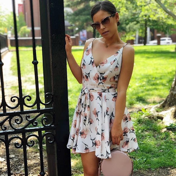 Dresses & Skirts - 🆕Mallory Cream & Pink Floral Dress